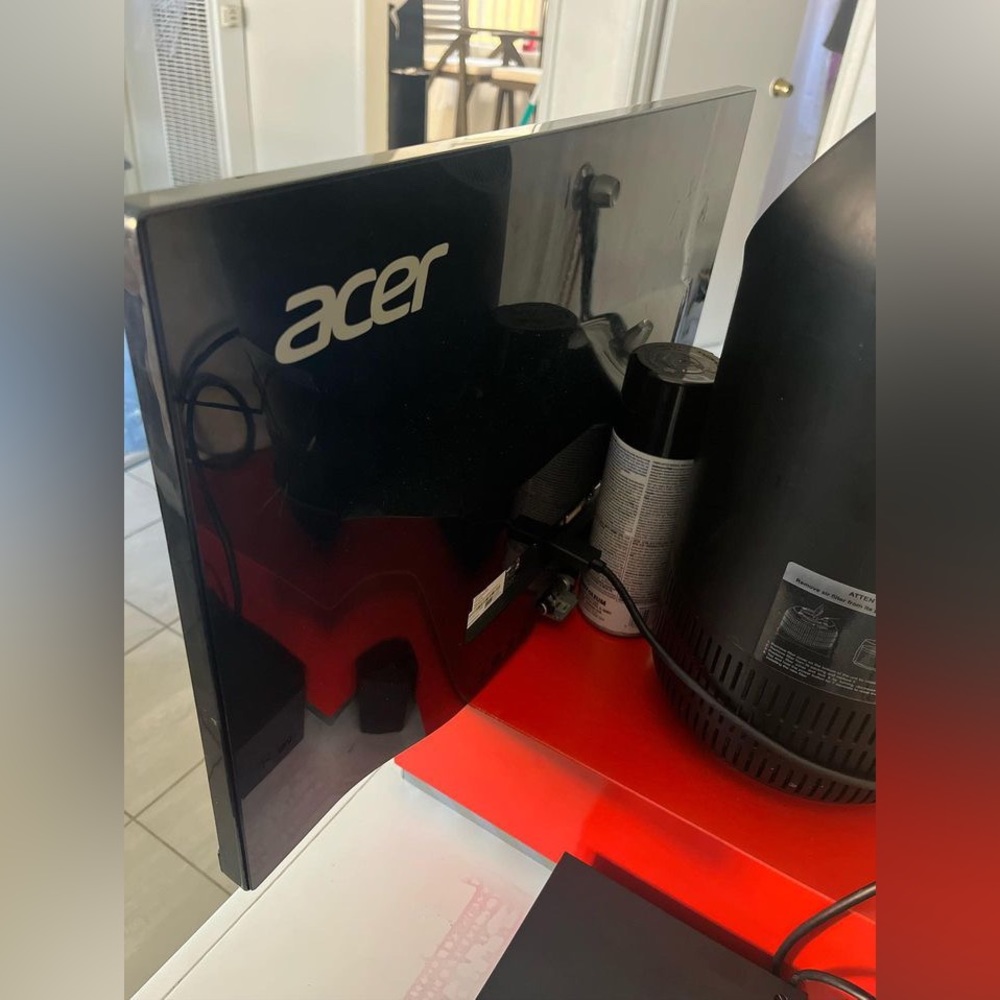 ACER Monitor - Picture 3 of 5